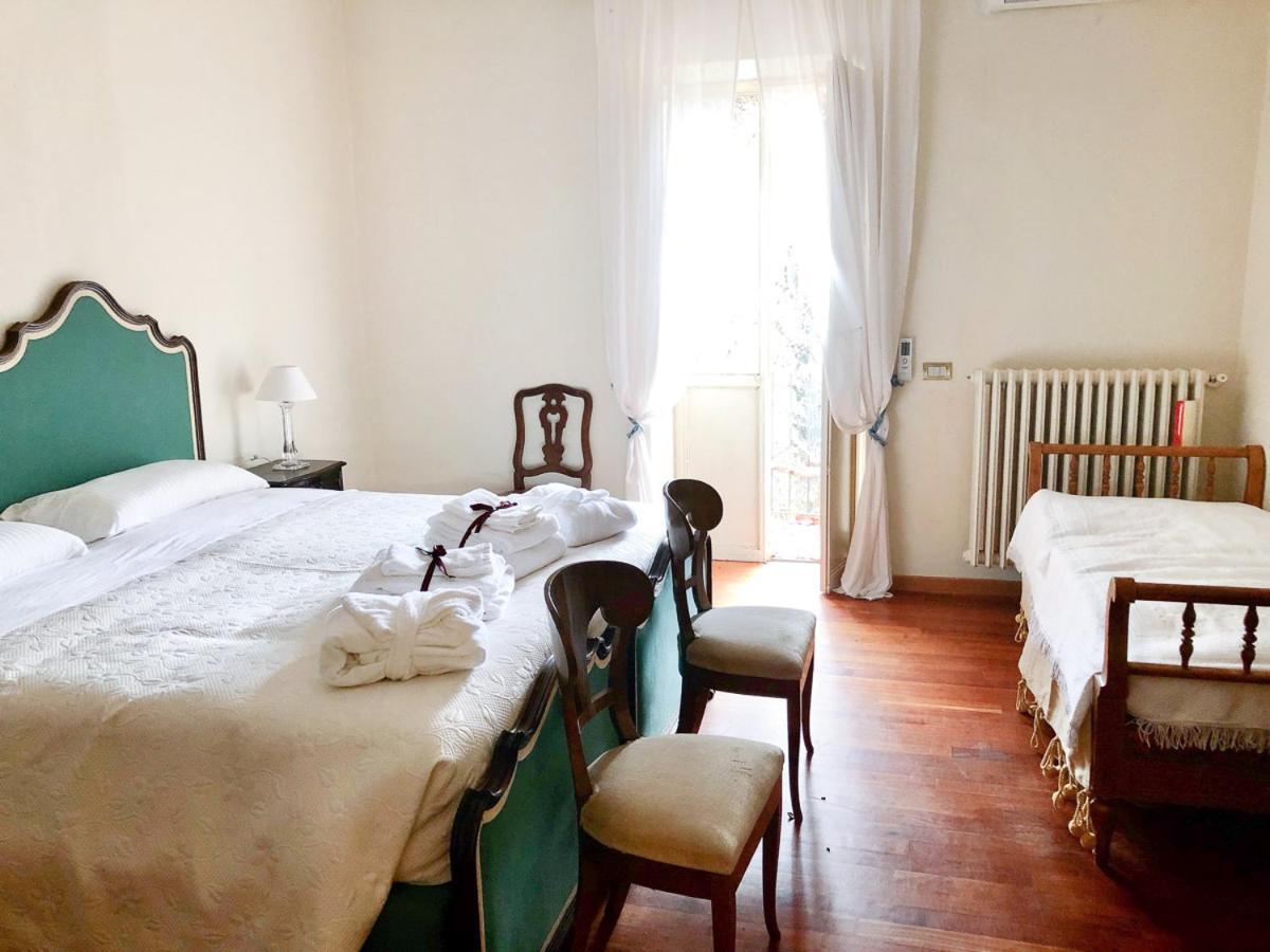 Bed and Breakfast Palazzo Sismonda Corneliano d'Alba Camera foto