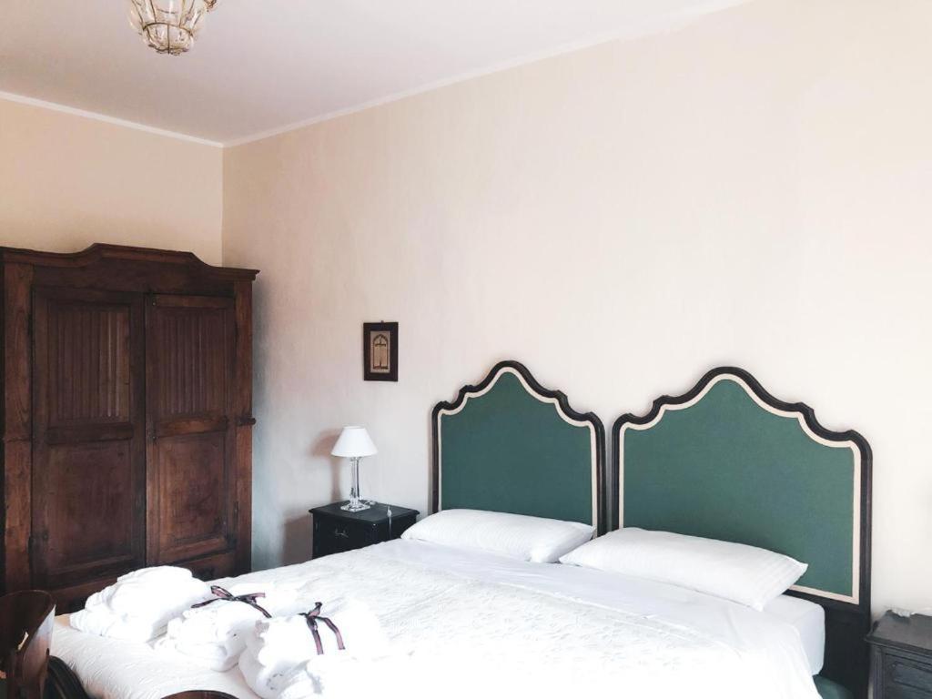 Bed and Breakfast Palazzo Sismonda Corneliano d'Alba Esterno foto