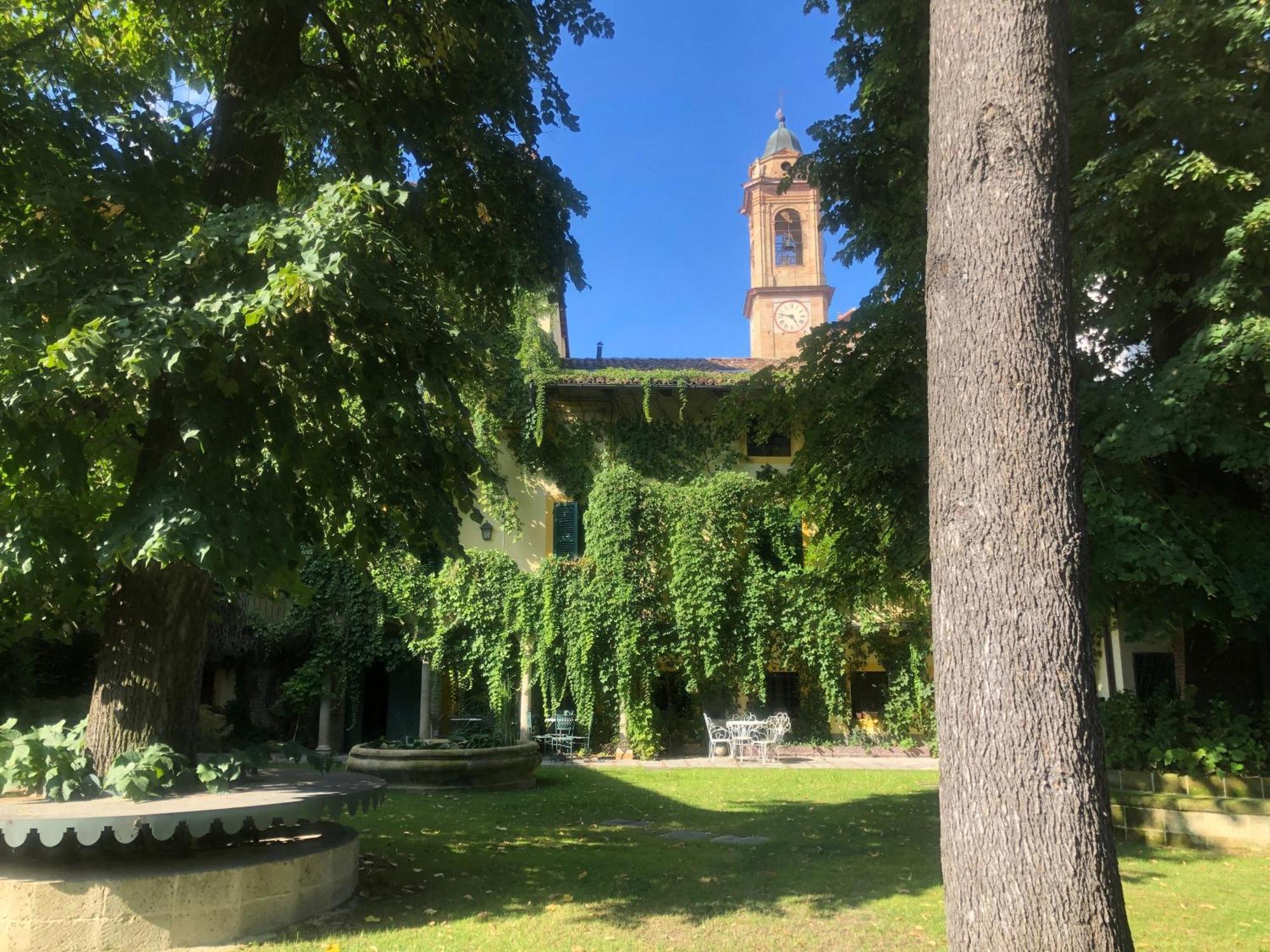 Bed and Breakfast Palazzo Sismonda Corneliano d'Alba Esterno foto