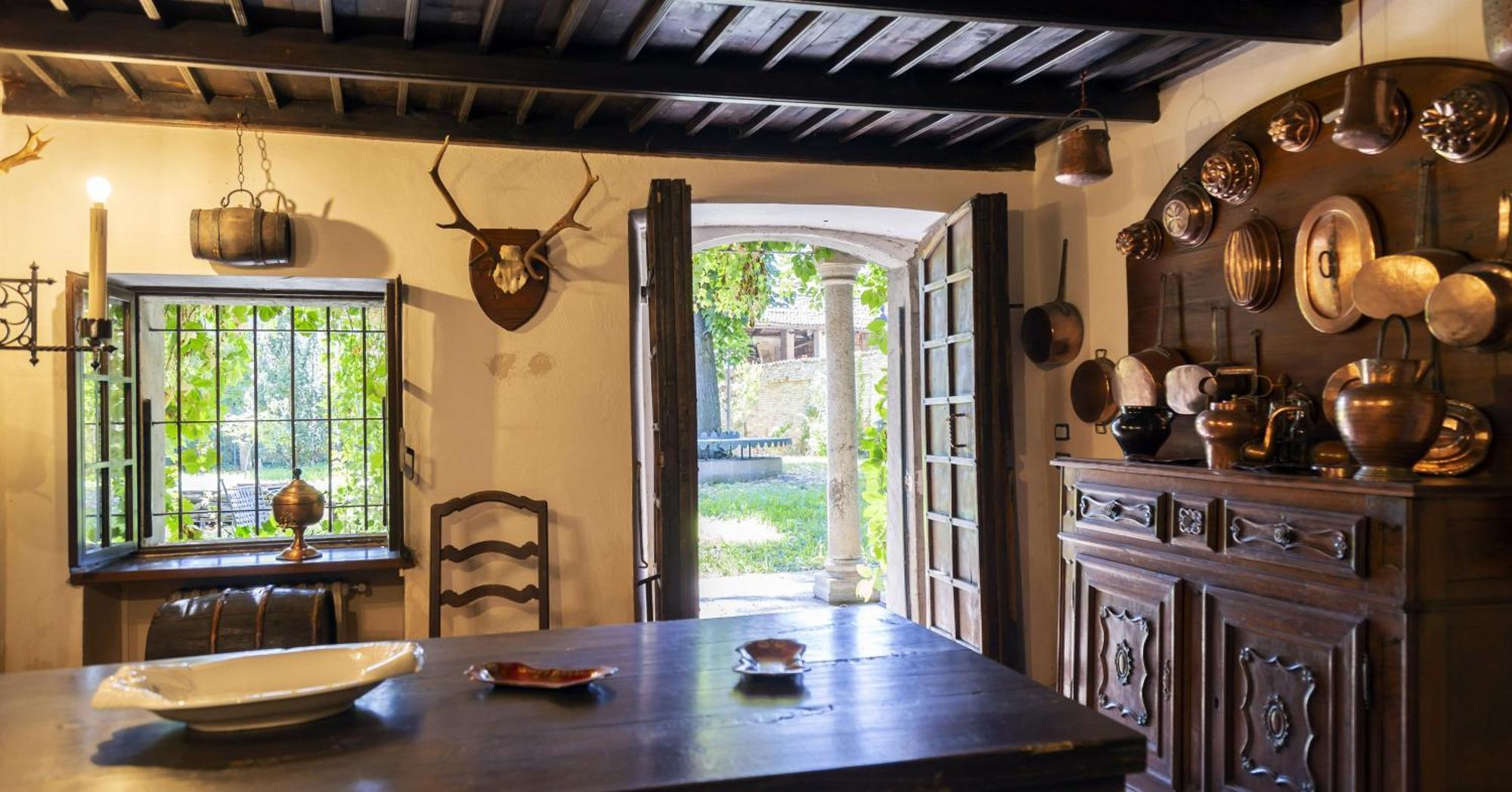Bed and Breakfast Palazzo Sismonda Corneliano d'Alba Esterno foto