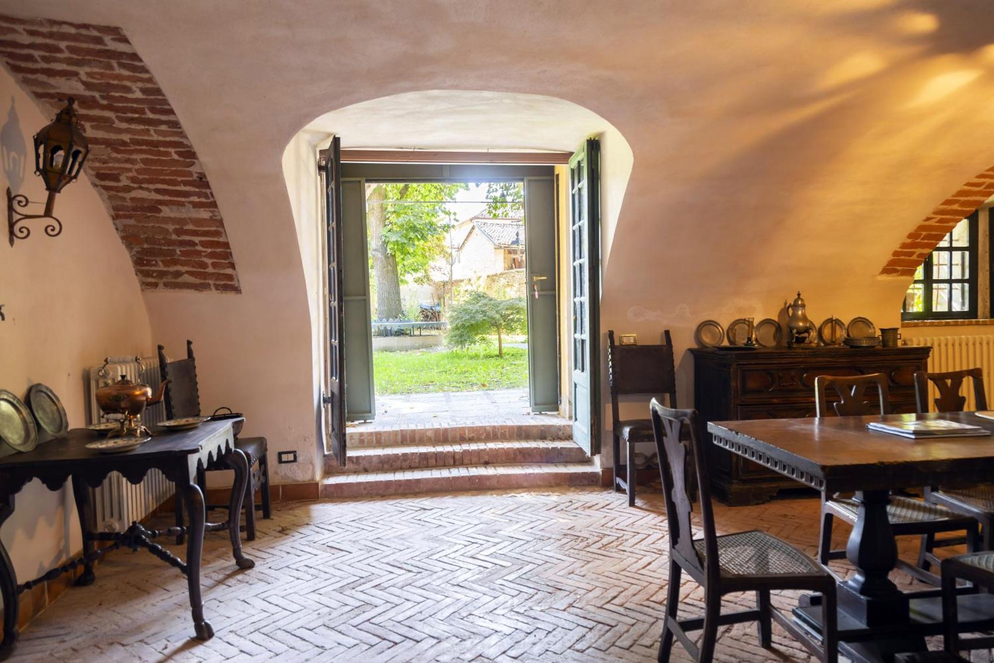 Bed and Breakfast Palazzo Sismonda Corneliano d'Alba Esterno foto