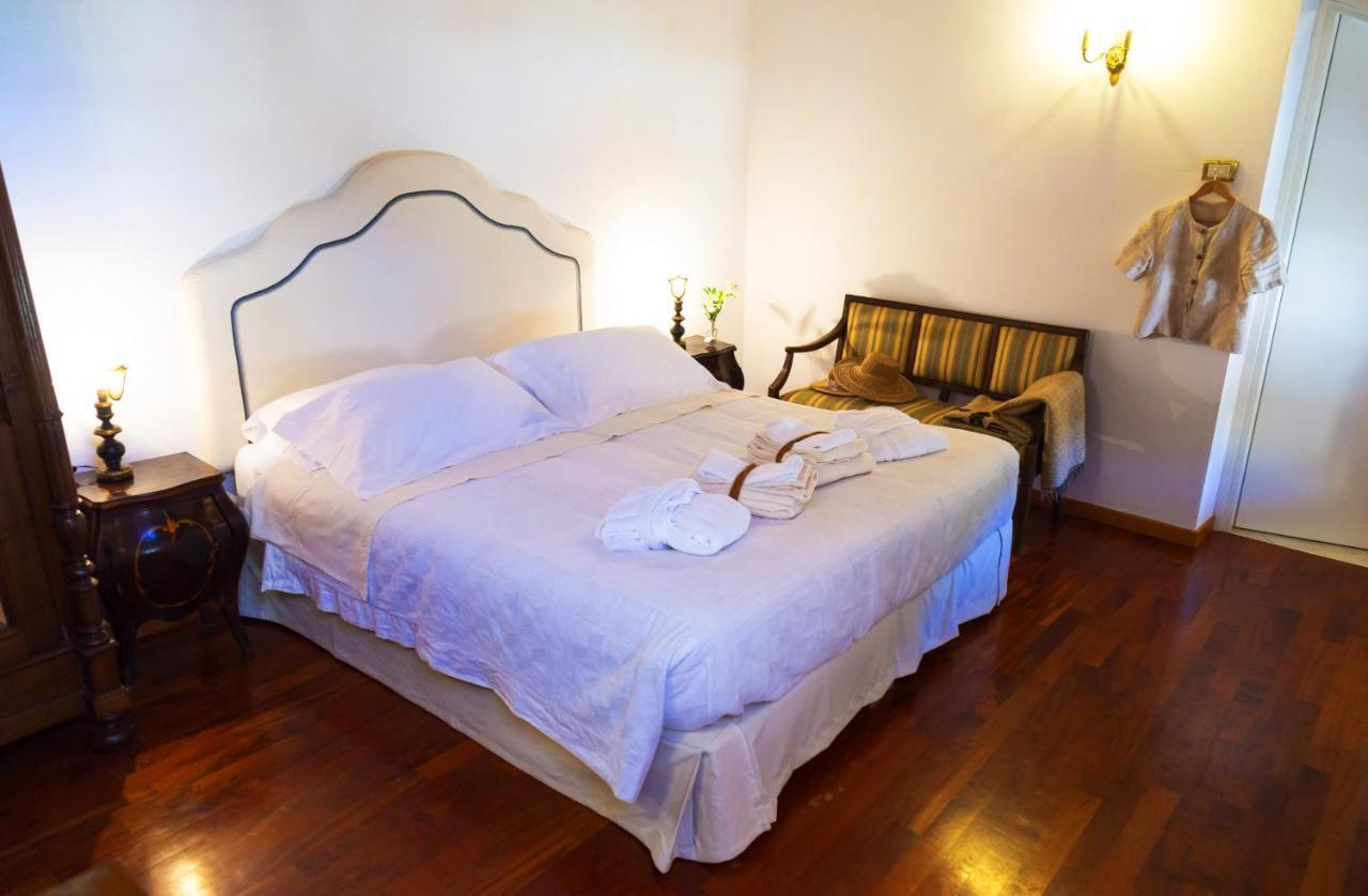 Bed and Breakfast Palazzo Sismonda Corneliano d'Alba Esterno foto