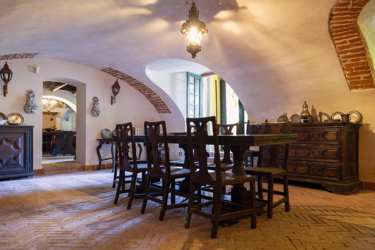 Bed and Breakfast Palazzo Sismonda Corneliano d'Alba Esterno foto