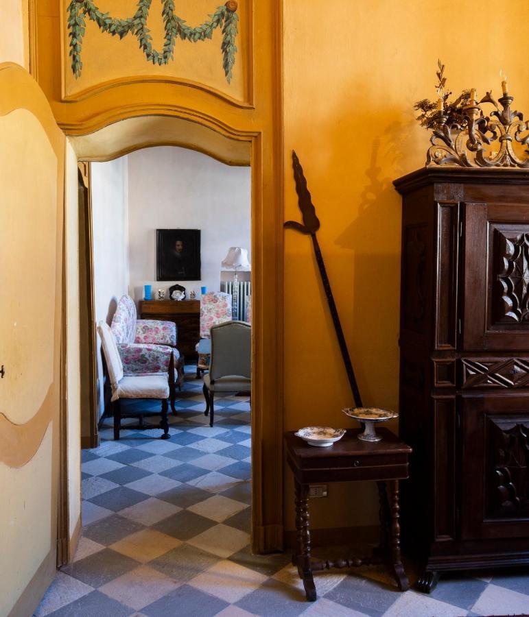 Bed and Breakfast Palazzo Sismonda Corneliano d'Alba Esterno foto