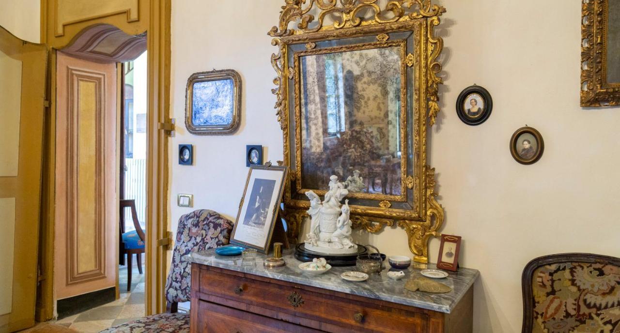 Bed and Breakfast Palazzo Sismonda Corneliano d'Alba Esterno foto