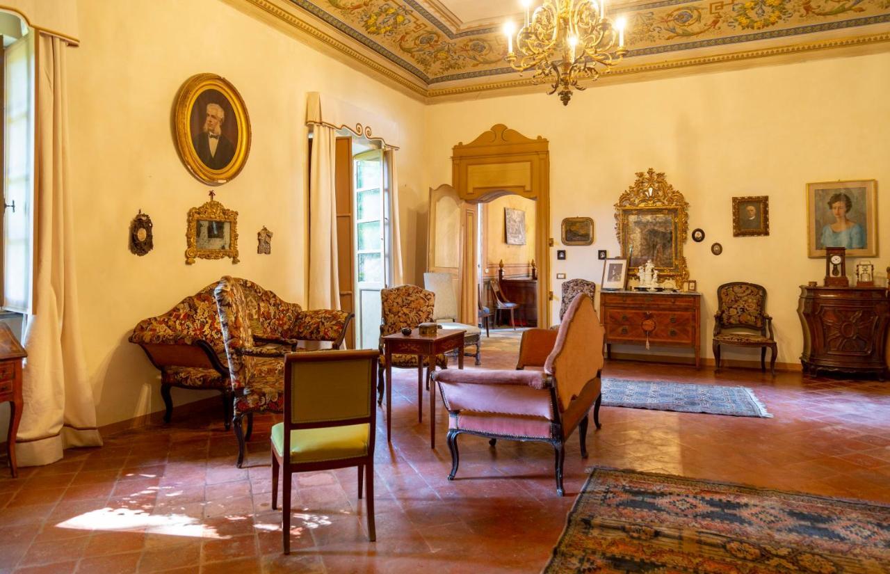 Bed and Breakfast Palazzo Sismonda Corneliano d'Alba Esterno foto