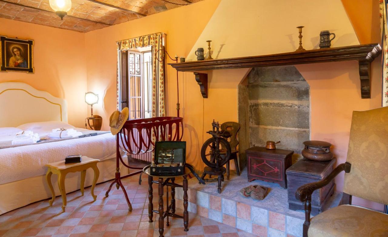 Bed and Breakfast Palazzo Sismonda Corneliano d'Alba Esterno foto