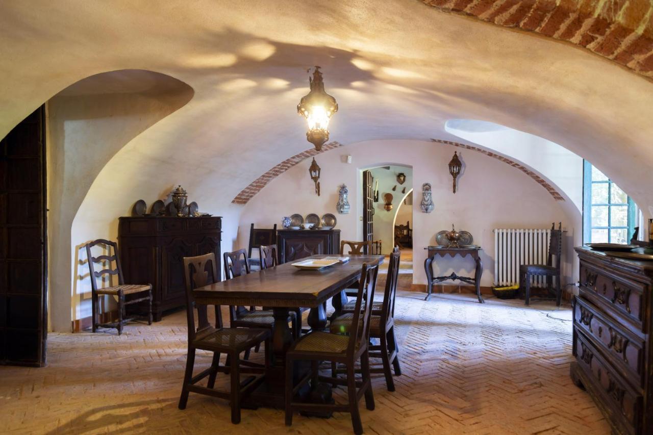 Bed and Breakfast Palazzo Sismonda Corneliano d'Alba Esterno foto